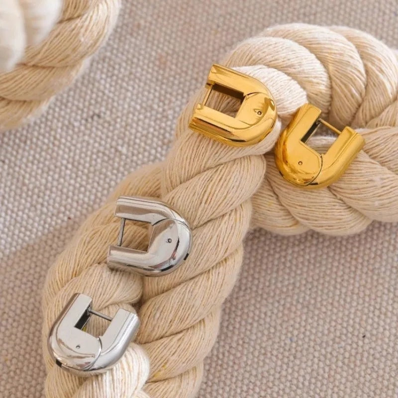 U-shaped hoop earrings
