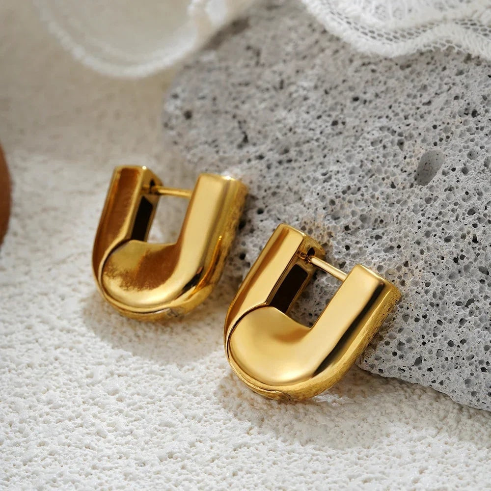 U-shaped hoop earrings